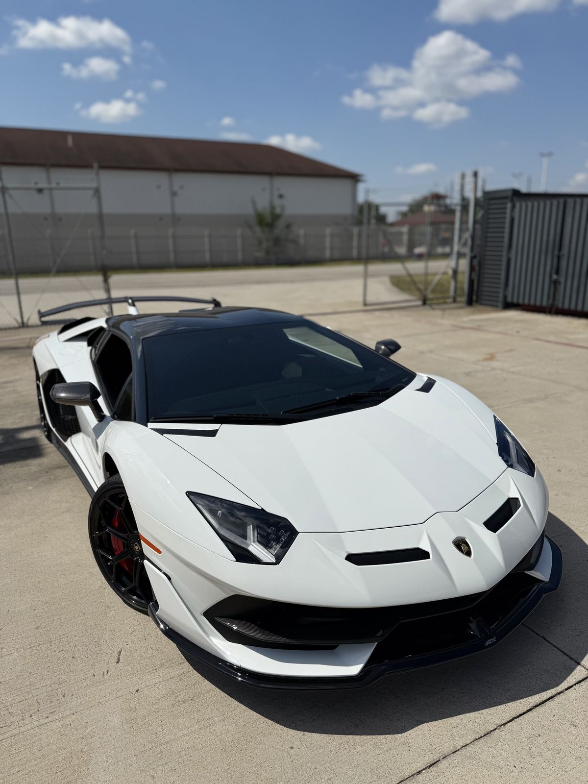 White Lamborghini Aventador SVJ Roadster
