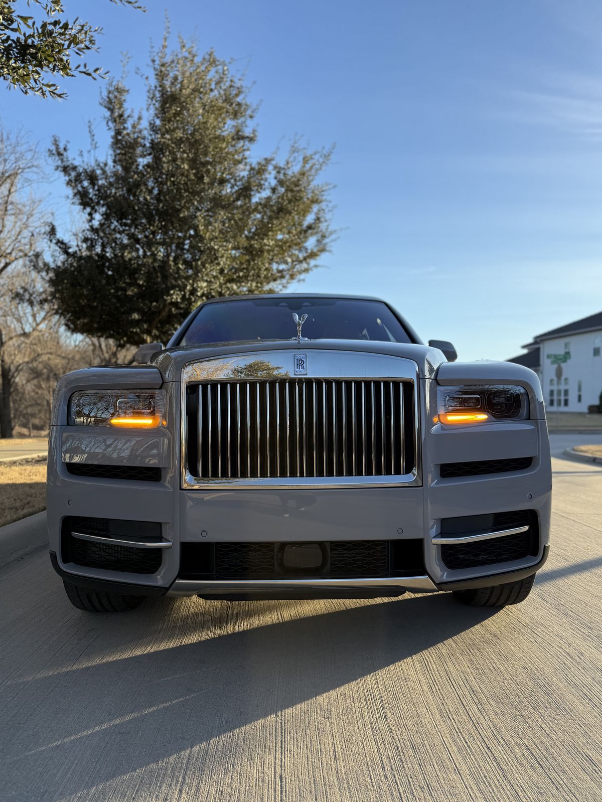 Grey Rolls-Royce Cullinan